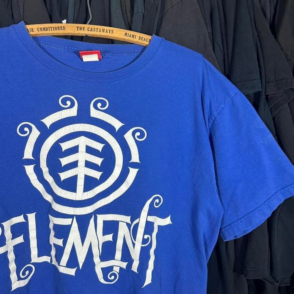 Vintage later 90s Y2K Element blue and white skater tee #skaterstyle